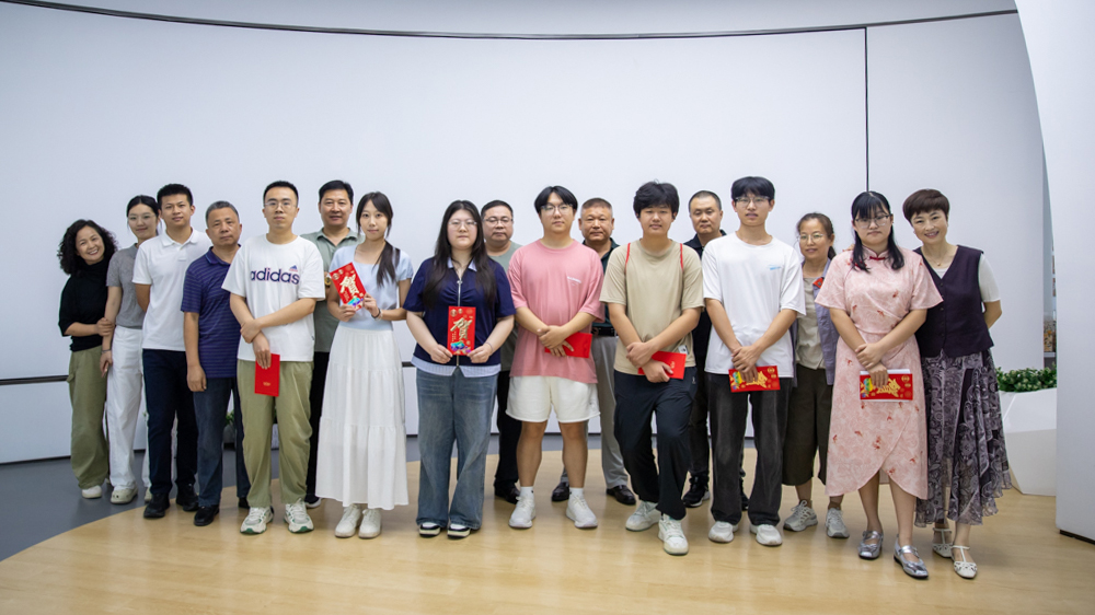 金秋助學，筑夢未來｜赫達集團員工子女助學金發放暨開放日活動溫暖舉行